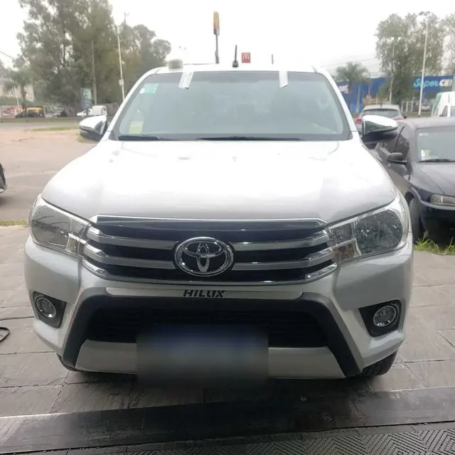 Toyota Hilux en el taller de Canning