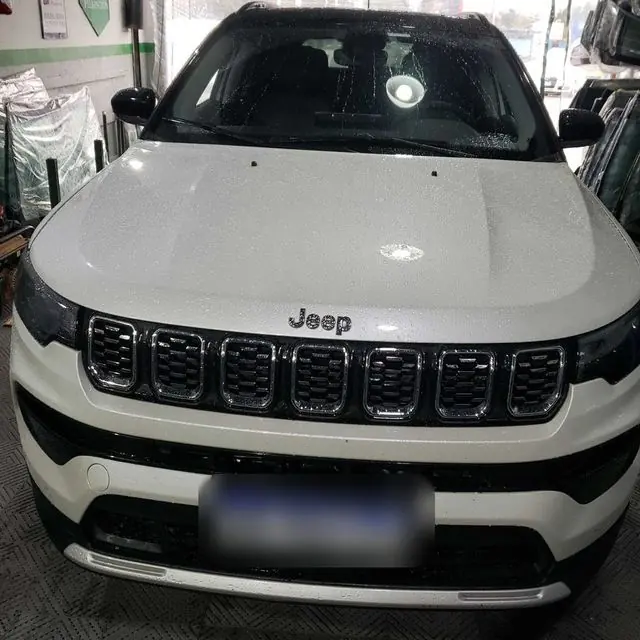 Jeep Compass en el taller de Canning