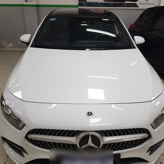 Mercedes-Benz Clase A blanco en el taller
