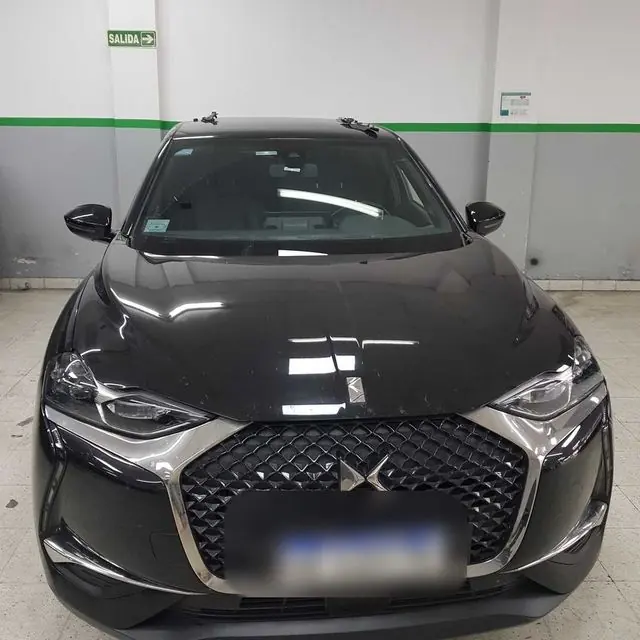 DS 3 negro en el taller